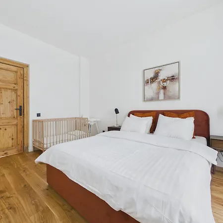 Apartment 3bd Family In Old Town - With Baby Cot *