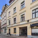 3bd In Old Town, By St Peter's Church شقة
